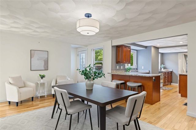 40 Boyce Avenue, Barrington, RI 02806