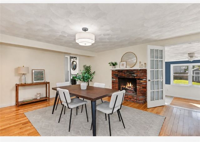 40 Boyce Avenue, Barrington, RI 02806