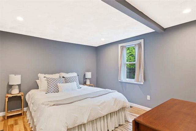 40 Boyce Avenue, Barrington, RI 02806
