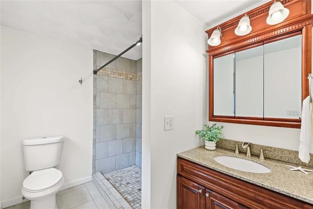 40 Boyce Avenue, Barrington, RI 02806