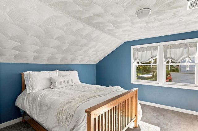 40 Boyce Avenue, Barrington, RI 02806
