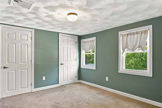 40 Boyce Avenue, Barrington, RI 02806