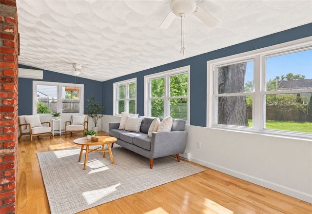 40 Boyce Avenue, Barrington, RI 02806