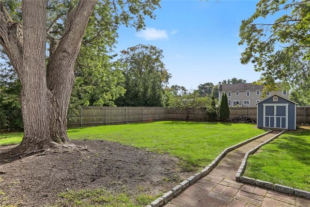 40 Boyce Avenue, Barrington, RI 02806
