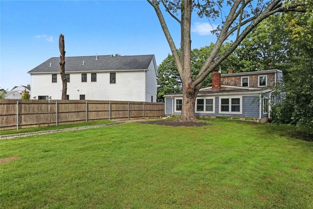 40 Boyce Avenue, Barrington, RI 02806