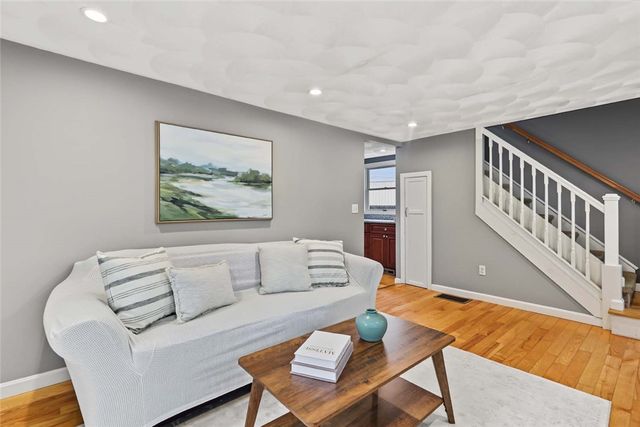 40 Boyce Avenue, Barrington, RI 02806
