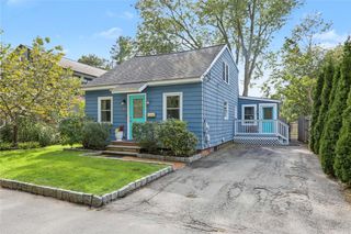 40 Boyce Avenue, Barrington, RI 02806