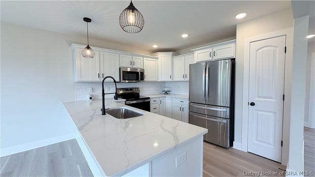 5004 Bolton Drive, Charlestown, IN 47111