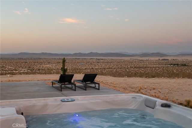 6817 Arizona Avenue, Joshua Tree, CA 92252
