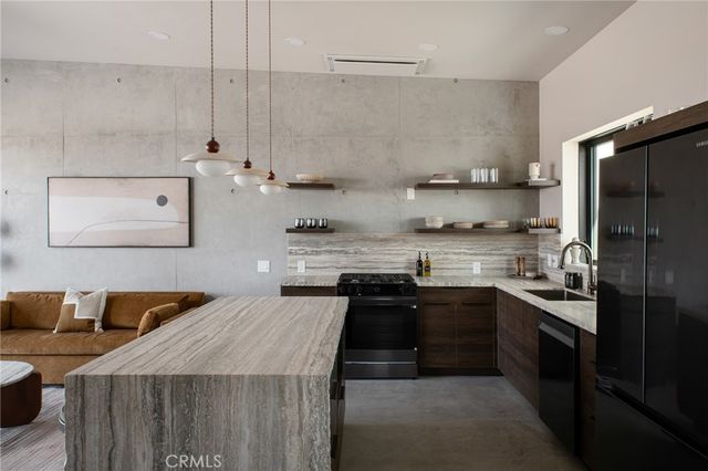 6817 Arizona Avenue, Joshua Tree, CA 92252