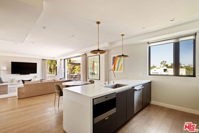 1017 N N Croft PH01, Los Angeles, CA 90069