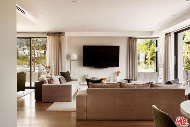 1017 N N Croft PH01, Los Angeles, CA 90069