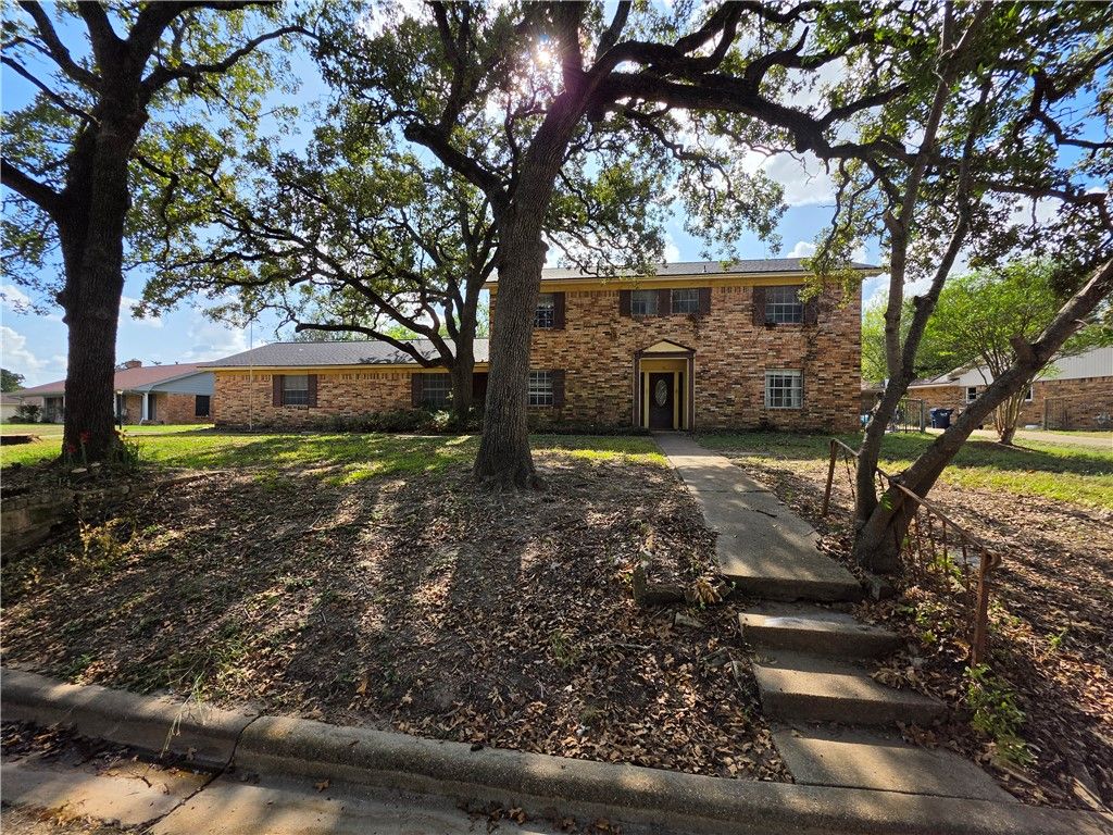3710 Stillmeadow Drive, Bryan, TX 77802 — exterior