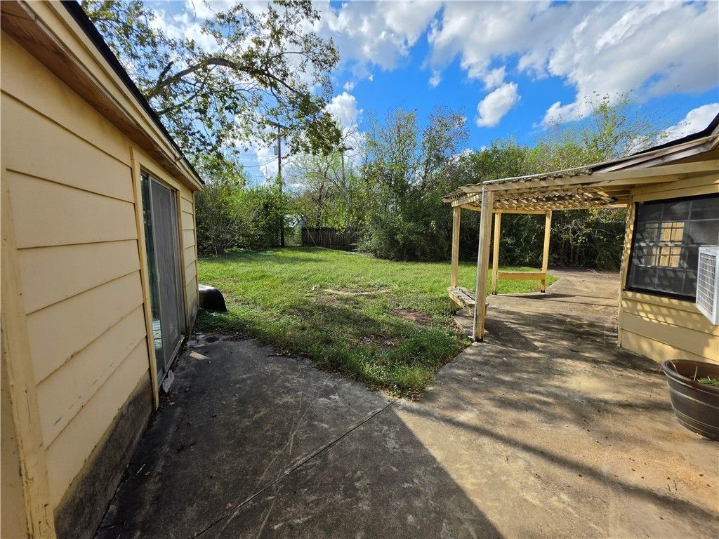 3710 Stillmeadow Drive, Bryan, TX 77802 — photo 2