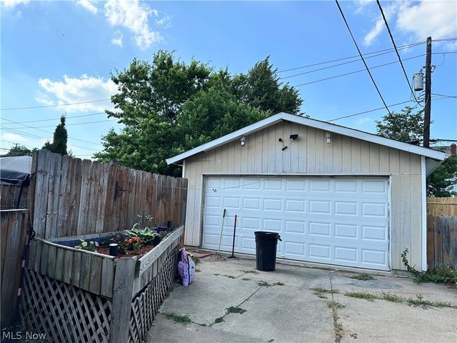 11516 Thrush Avenue, Cleveland, OH 44111