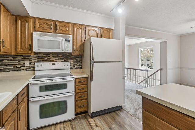 38723 Lighthouse Point, Clinton Twp, MI 48038