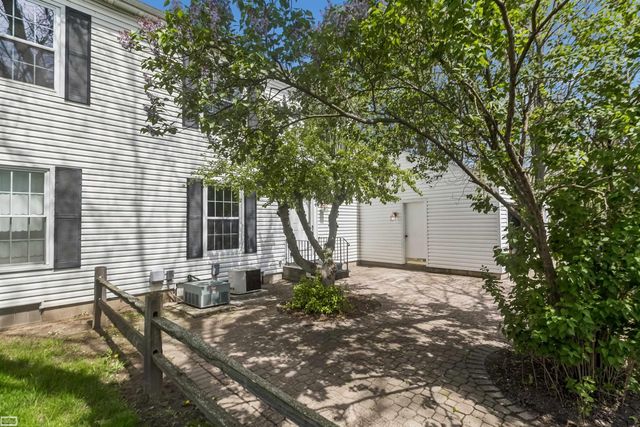 38723 Lighthouse Point, Clinton Twp, MI 48038