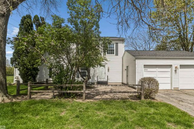 38723 Lighthouse Point, Clinton Twp, MI 48038