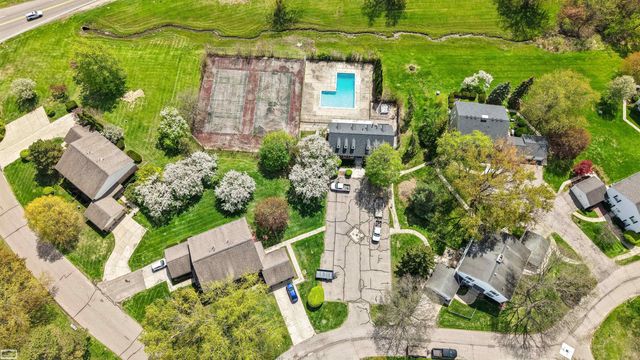 38723 Lighthouse Point, Clinton Twp, MI 48038