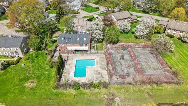38723 Lighthouse Point, Clinton Twp, MI 48038