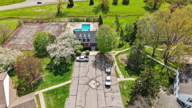 38723 Lighthouse Point, Clinton Twp, MI 48038