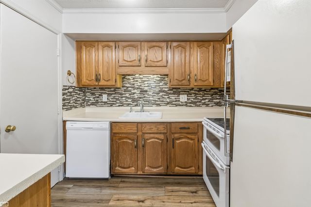 38723 Lighthouse Point, Clinton Twp, MI 48038