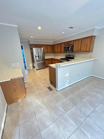 447 Guilford Circle, Marietta, GA 30068