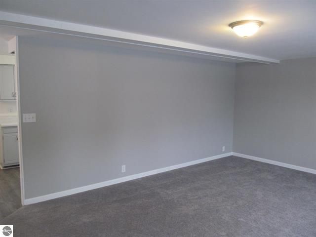 21024 Meceola Road, Paris, MI 49338