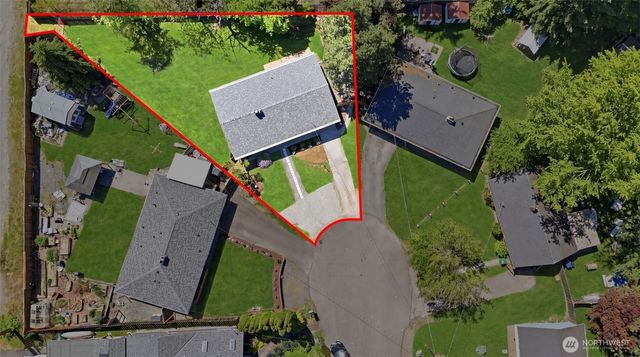 1615 N 196th Place, Edmonds, WA 98133