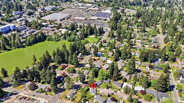 1615 N 196th Place, Edmonds, WA 98133