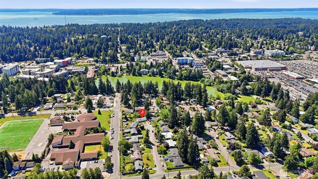 1615 N 196th Place, Edmonds, WA 98133