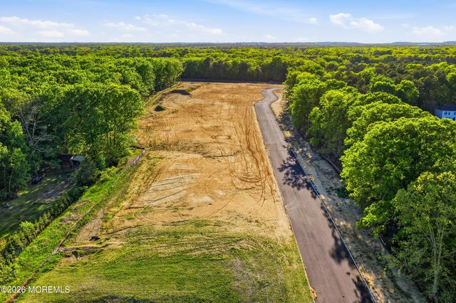 5 Hillcrest Lane, Jackson, NJ 08527