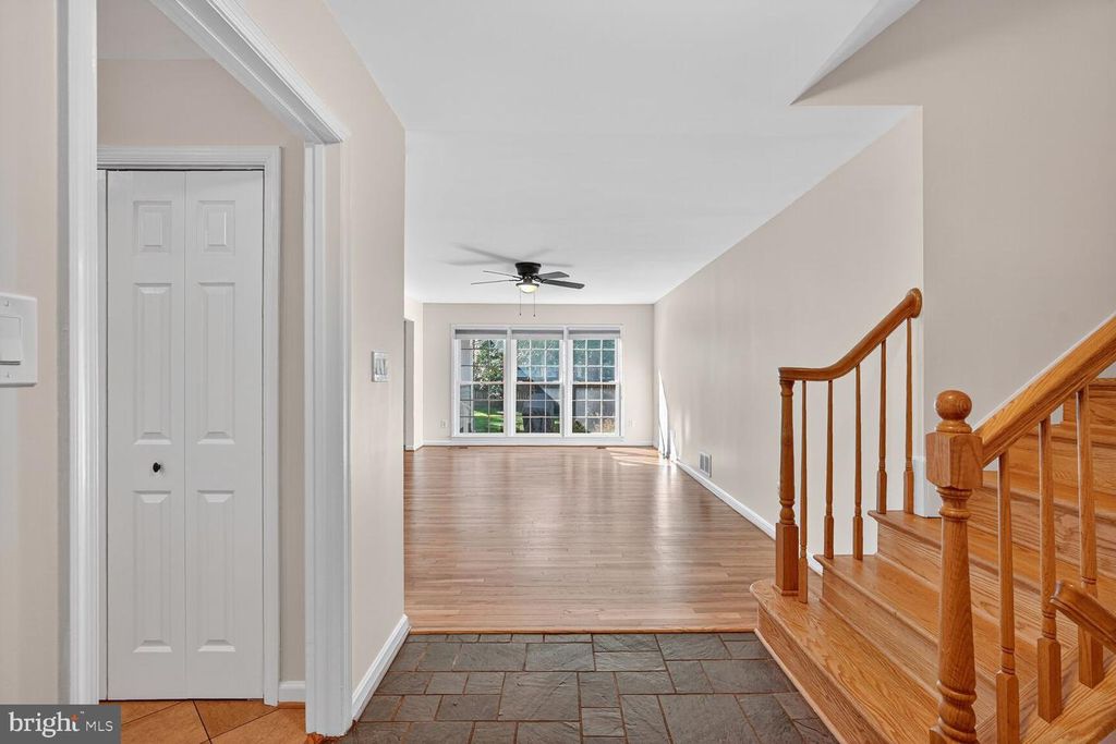4916 SUNFLOWER DR, Rockville, MD 20853