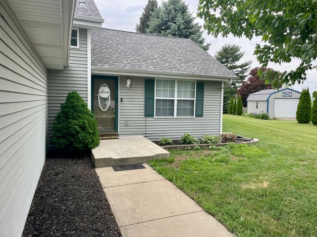 6760 N Summit Drive, Byron, IL 61010