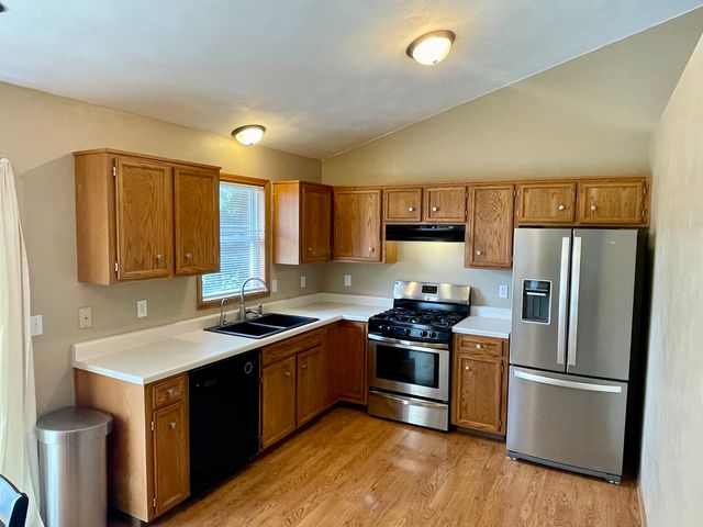 6760 N Summit Drive, Byron, IL 61010