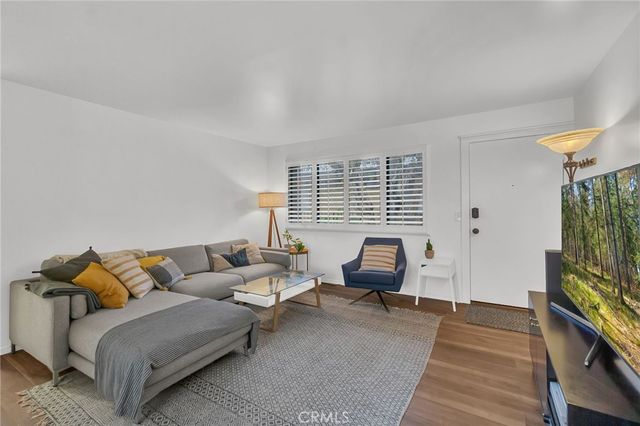 1506 E 4th 206, Long Beach, CA 90802