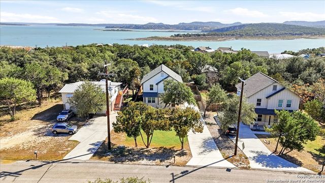 1608 Skyline, Canyon Lake, TX 78133