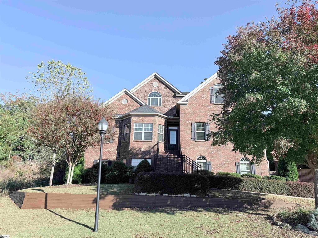 201 Tuscany Falls Drive, Simpsonville, SC 29681