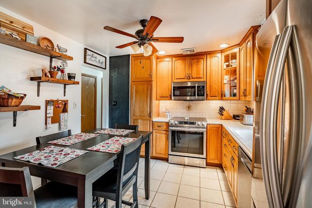 36 SUNSET RD, Royersford, PA 19468