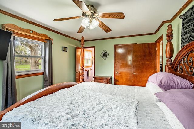 36 SUNSET RD, Royersford, PA 19468