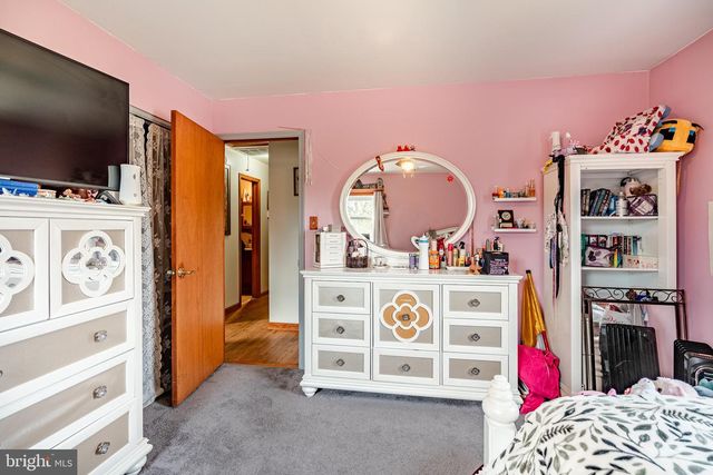 36 SUNSET RD, Royersford, PA 19468