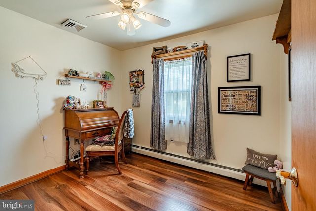 36 SUNSET RD, Royersford, PA 19468