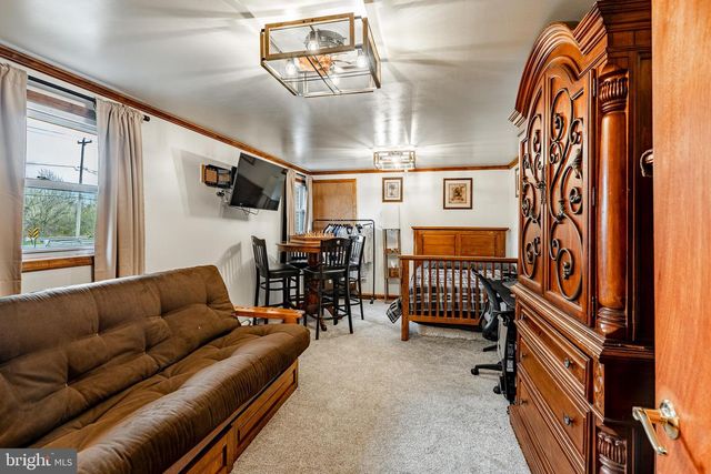 36 SUNSET RD, Royersford, PA 19468