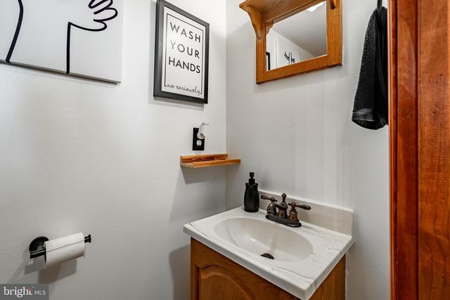 36 SUNSET RD, Royersford, PA 19468