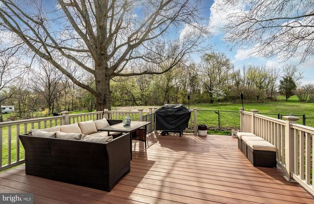 36 SUNSET RD, Royersford, PA 19468