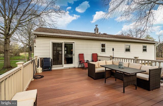 36 SUNSET RD, Royersford, PA 19468