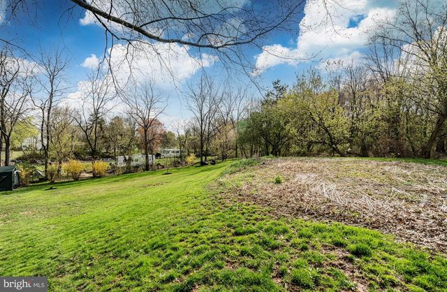 36 SUNSET RD, Royersford, PA 19468