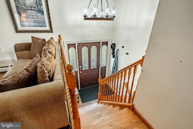 36 SUNSET RD, Royersford, PA 19468