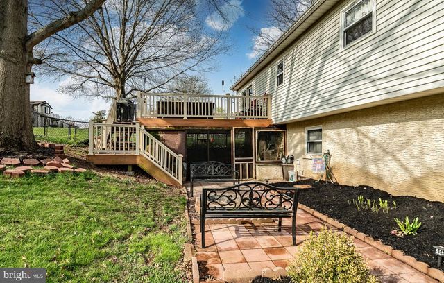 36 SUNSET RD, Royersford, PA 19468