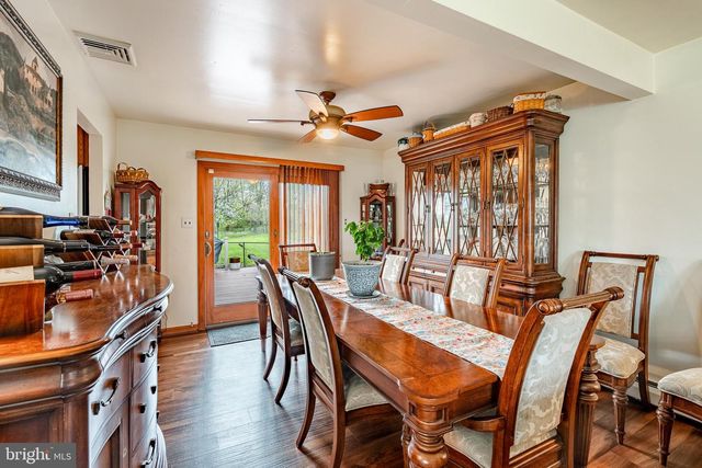 36 SUNSET RD, Royersford, PA 19468